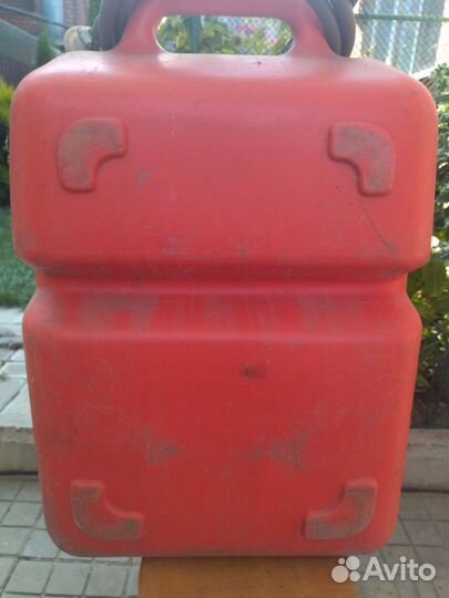 Канистра пластиковая Ямаха на 24 литра бу