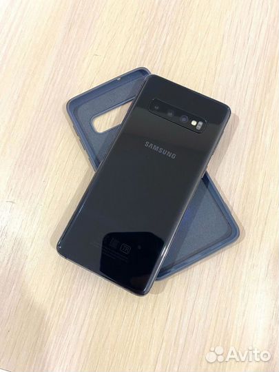 Samsung Galaxy S10, 8/128 ГБ