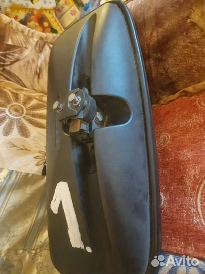 Боковое зеркало