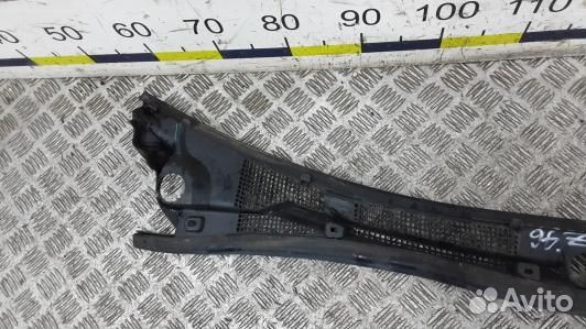 Накладка декоративная (жабо, дождевик) mitsubishi