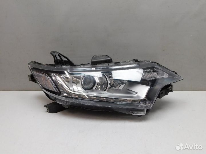 Фара правая Mitsubishi Outlander