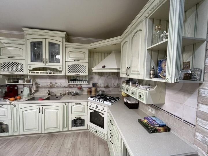 Коттедж 295 м² на участке 8 сот.