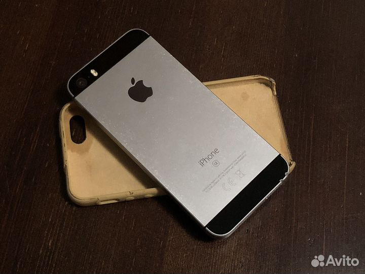 iPhone SE, 32 ГБ