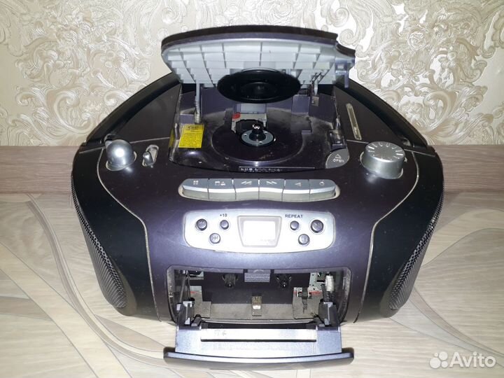 Проигрыватель дисков/аудиокассет