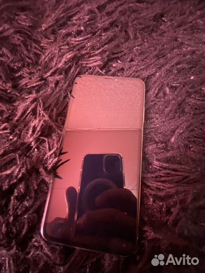 Телефон iPhone 10