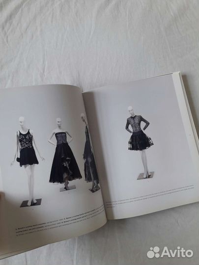 Книга Giorgio Armani