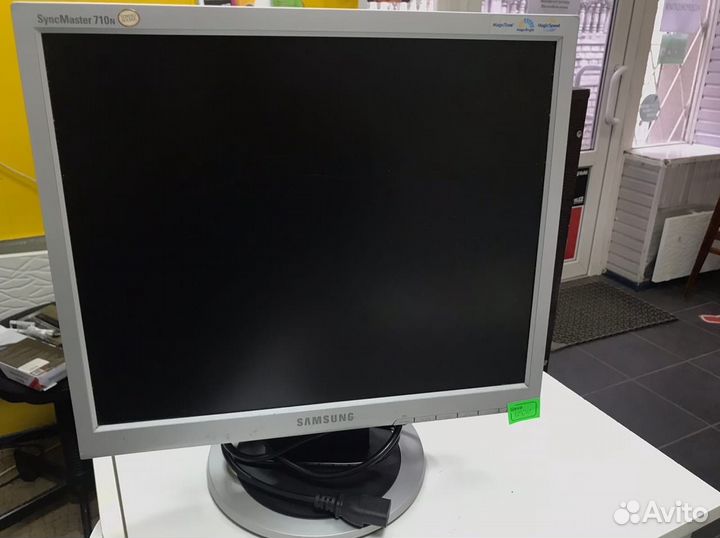 Мониторы в ассортименте 15