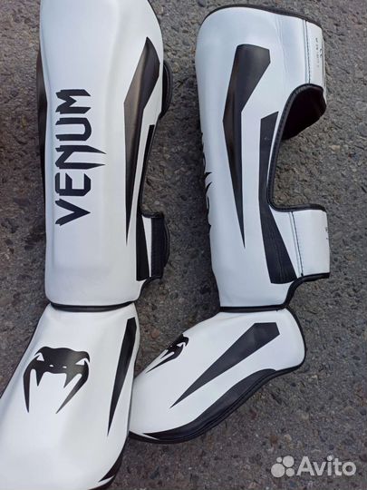 Комплект для единоборств щитки и перчатки Venum