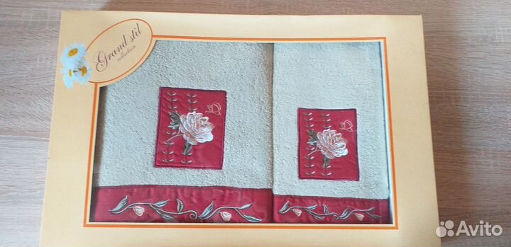 Набор махровых полотенец. Новые