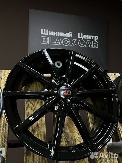 Alcasta 6,5x16/5x114,3 ET45 D67,1 M61 Black