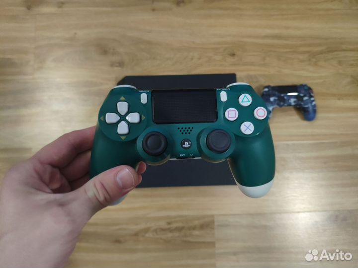 Sony PS4 pro + 300 игр по подписке PS Plus