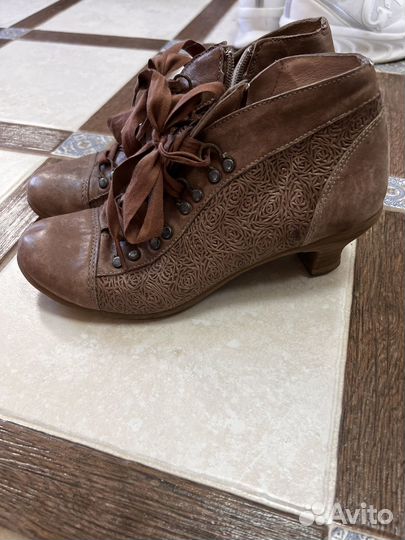 Ботинки ретро