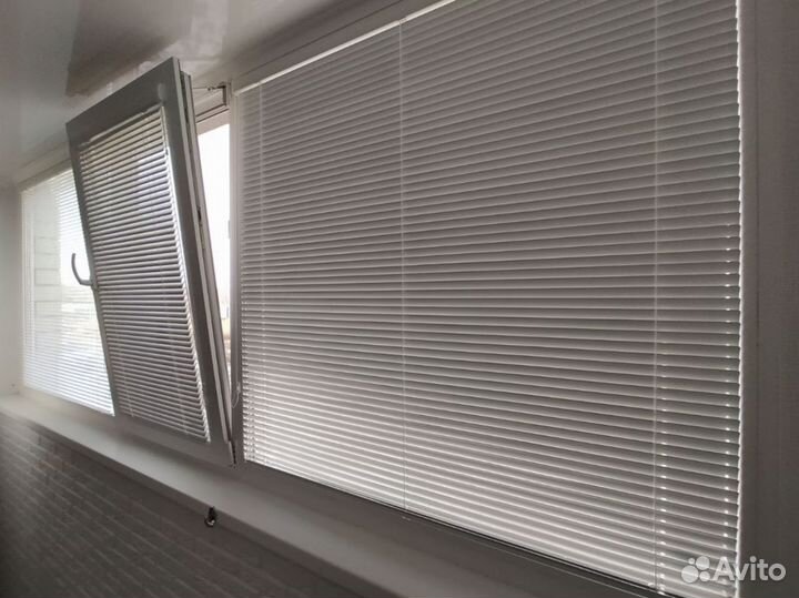 Горизонтальные жалюзи на окна