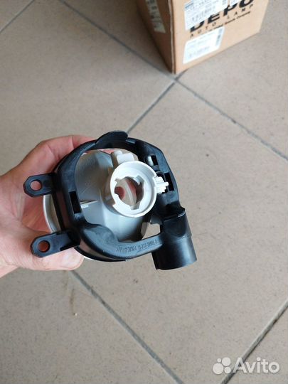 Птф левая Toyota Corolla E18