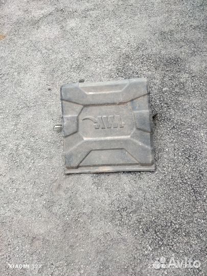 Крышка аккумулятора