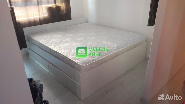 Кровать с ящиками