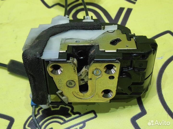 Замок двери передний левый Infiniti Fx35 S50