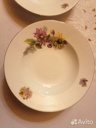 Тарелки Thun и Titov Veles