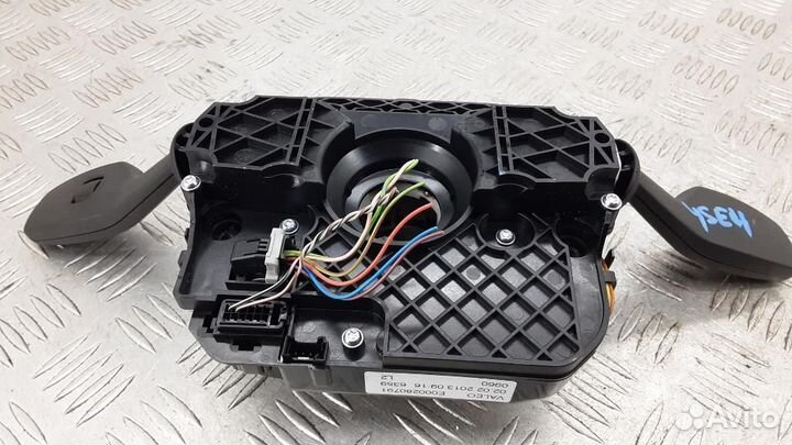 Переключатель поворотов подрулевой BMW 5-Series