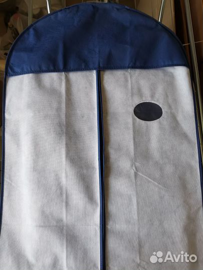 Чехол для одежды, плечики (вешалки)
