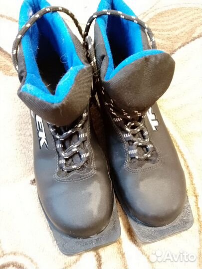 Лыжные ботинки 38р