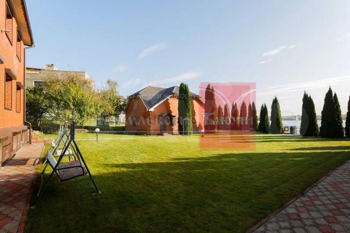 Дом 377 м² на участке 27 сот.