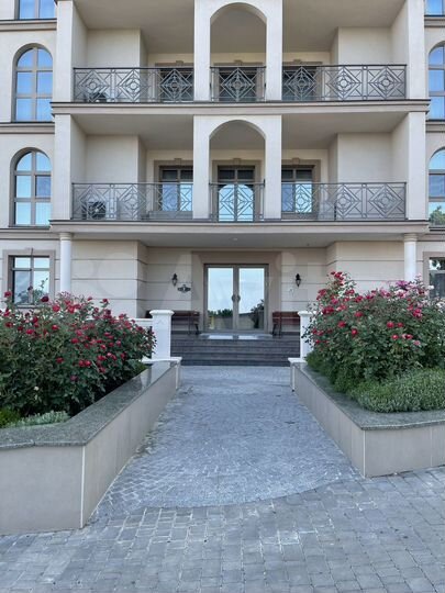 3-к. апартаменты, 133,3 м², 1/8 эт.