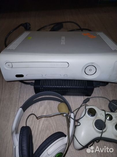 Xbox 360 бу прошитый 3.0 не открывается дисковод