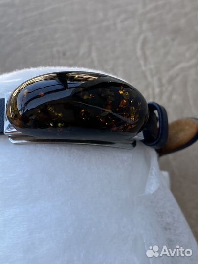 Браслет кожаный с янтарем