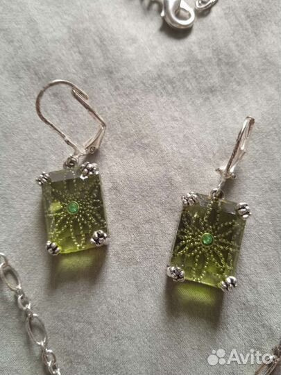 Колье ожерелье