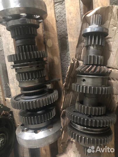 Вал главный с шестернями 8.10.030