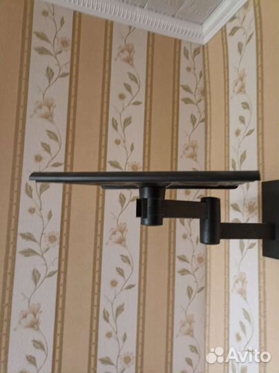 Полка навесная под телевизор