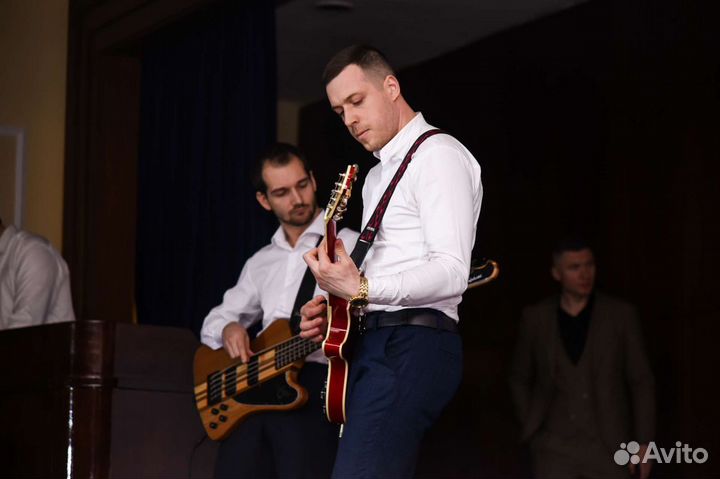 Уроки игры на гитаре в студии на Западном