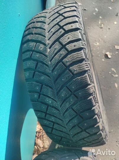 Michelin X-Ice North 4 205/55 R16 94T