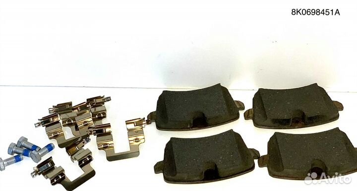 Тормозные колодки Volkswagen 8K0698451A