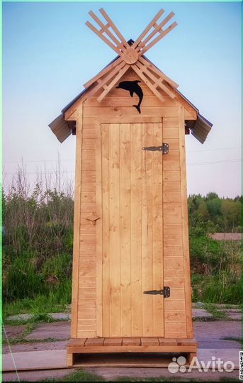 Уличный туалет деревянный HME555