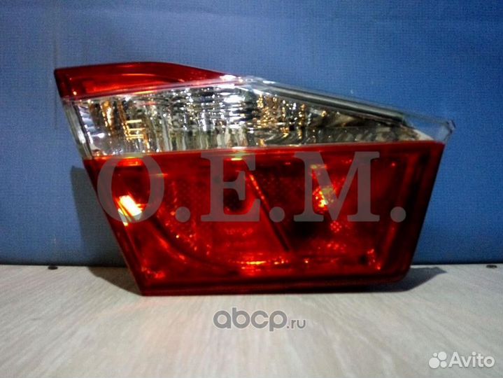 Фонарь левый внутренний Toyota Camry 7 хв50 11-17