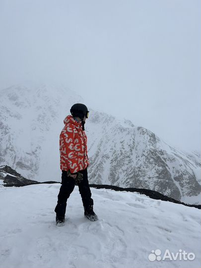 Сноубордическая куртка мужская