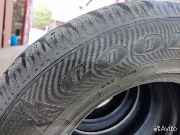 Goodyear UltraGrip 500 205/70 R15