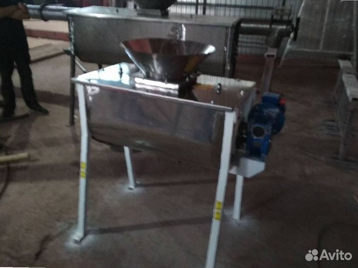 Смеситель горизонтальный в наличии