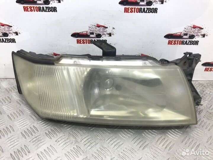 Фара галогеновая передняя правая Mitsubishi Space