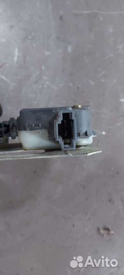 Замок багажника на Volkswagen Touareg