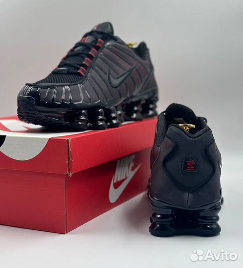 Кроссовки Nike Shox TL меняет цвет