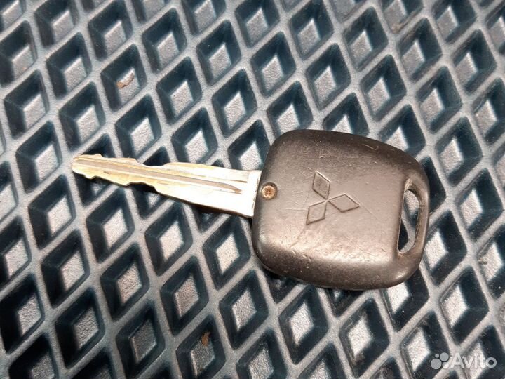 Комплект личинок mitsubishi colt z25a z30