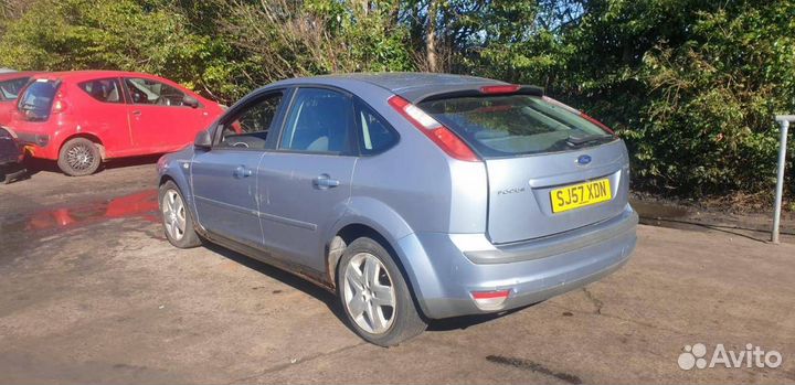 Спойлер крышки багажника Ford Focus 2 2007