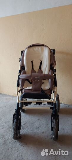 Продаю детскую коляску (3 в одном)