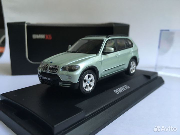 Модели 1:64 Kyosho
