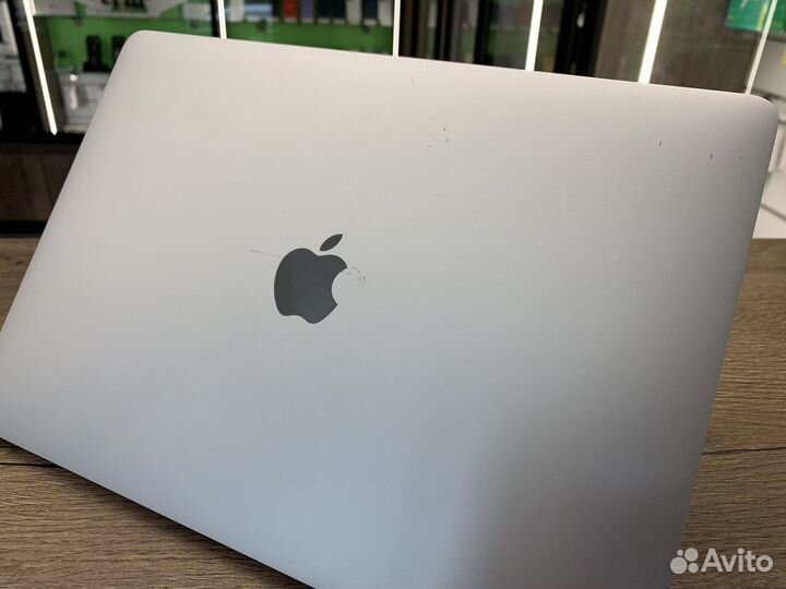 Apple MacBook Pro 13” Retina (2017) i5 2.3ghz 8gb