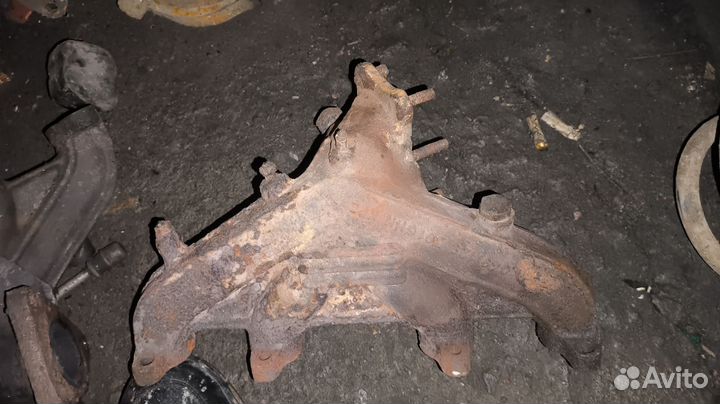 Выпускной коллектор Audi 80B2 100c3 049129591GHK