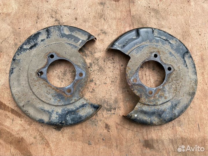 Тормозной щит задний Kia Ceed 2 JD